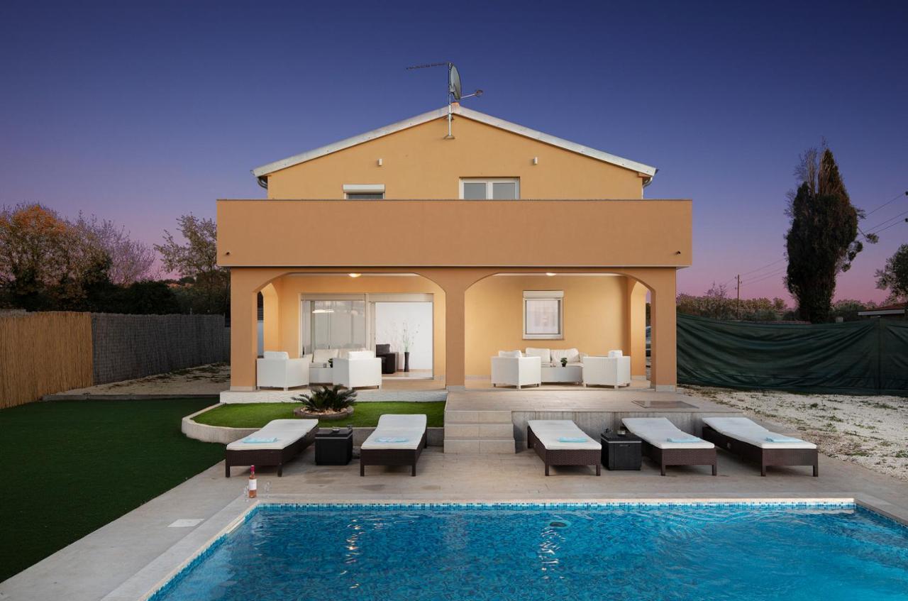 Villa Suhalj Медулин Екстериор снимка